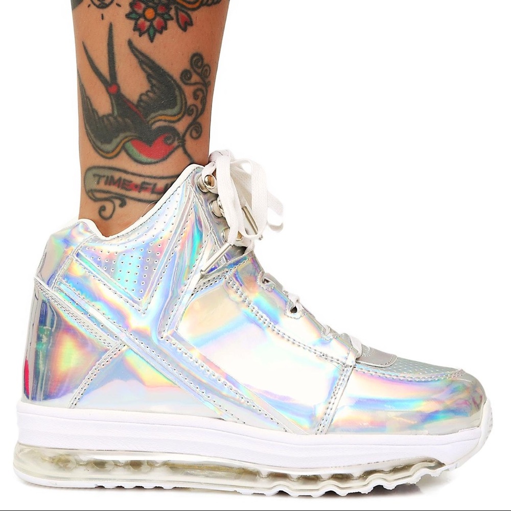 YRU LIGHT UP SNEAKERS QOZMO AIIRE HOLOGRAPHIC